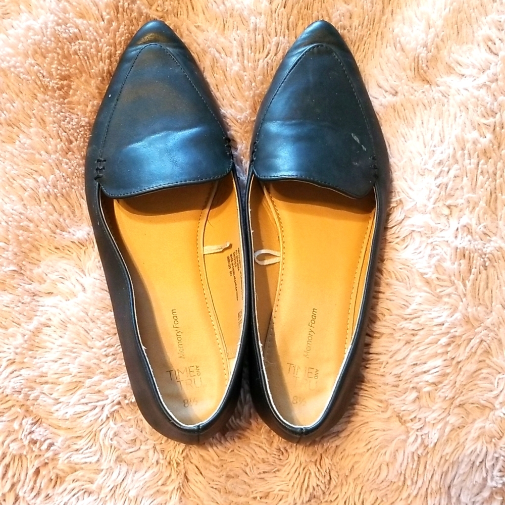 Time and Tru black flats 8 1/2